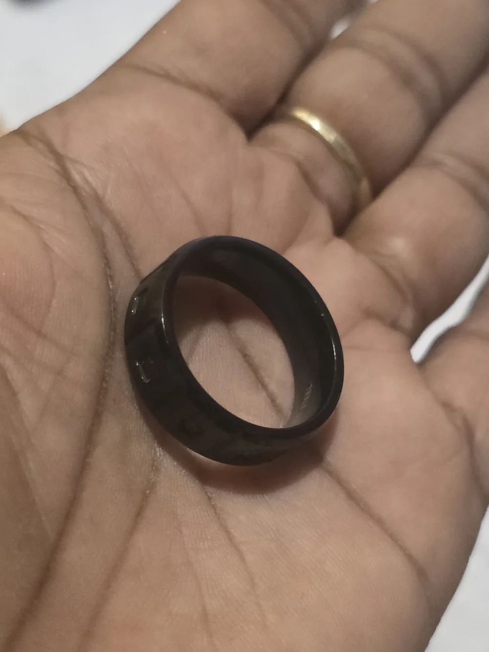 N/A sleek black